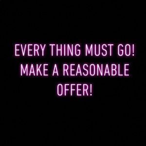 🛑MAKE AN OFFER!🛑 A few items say “NO OFFER!🛑